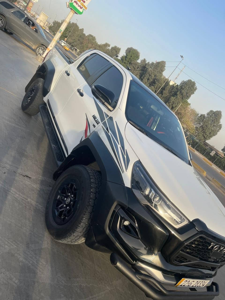 فور ويل هيلوكس 2024 ماشيه 30 
سياره بيها بارد جاملغ امامي يمنا سونر موجود سعرها 420 وبيها مجال بسيط اتصل وتدلل ***********  مكانها بغداد
