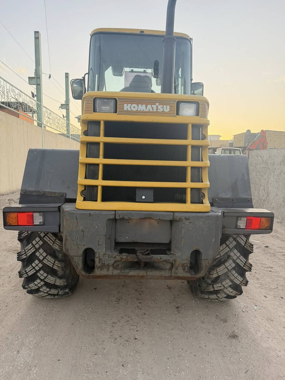 السلام عليكم
شفل كموماتسو WA100
دخول جديد وارد يابان ولاكيله مشتغل بالعراق
عداد العمل 6000ساعه حقيقي
مكفول كفاله عامه فقط الكيله صبغ 
مكينه 4سلندر سوبر 
كفاله عامه من فتح وتبديل وصبغ 
المكان النجف للستفسار الاتصال ***********  غير متواجد ع الفيس فقط بيع
