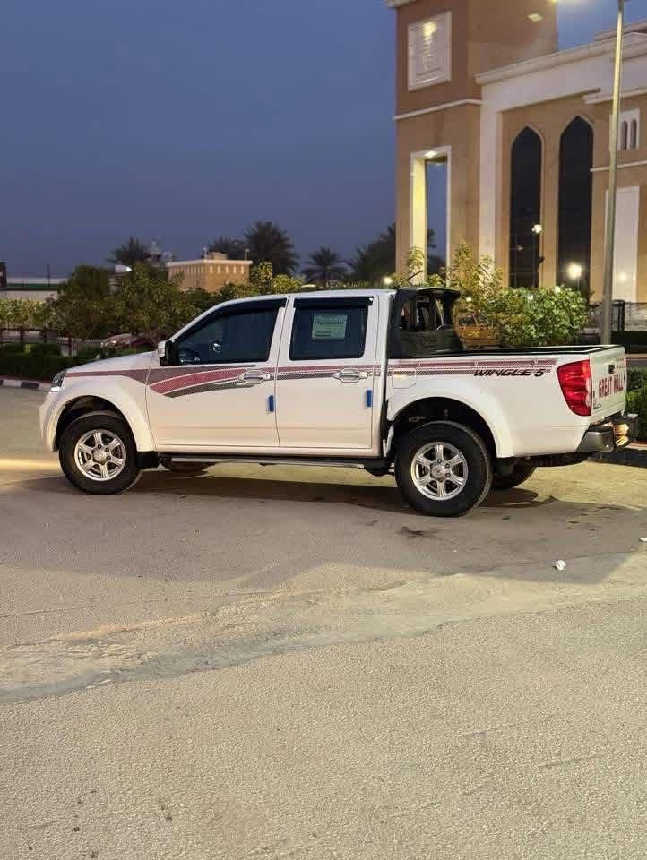 السلام عليكم كريت ويل موديل 23 استعمال شخصي ماشيه 65 مكفوله كفاله عامه من الشخط كير ومحرك وحداديه وتبريد وشاشه لمس 4 دسك السعر 123وبيه مجال اسبير مانازل على الكاع تايرات الشركه السياره موجوده في كربلاء رقم الهاتف ***********
