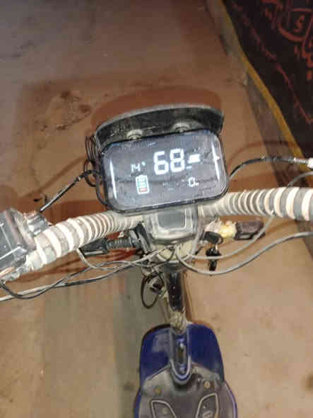 دراجة شحن الحجم الكبير 20
جديد نظافة 100% الشحنه الوحدة تمشيك ٢٨ كيلو
٤ دبلات خلفي 
لد ابيض 
٤ اشاير ليزري 
استاند وشاحن موبايل 
دبل سويج وبصمه
تشغيل عن بعد
قفل سرقات ذاتي
انذار مبكر
السعر ٤٠٠ وبيها مجال *********** واتساب
العنوان العمارة /العوفية
