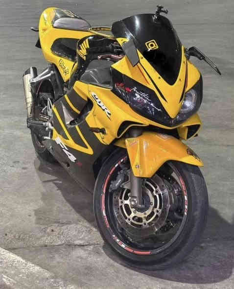 السلام عليكم 
دراجه هوندا F4i
حجم المكينه 600
بيع مستعجل فقط
كفراتها 75٪؜
السعر 27$
المكان كربلاء المقدسه
متواجد ع الواتساب ***********
