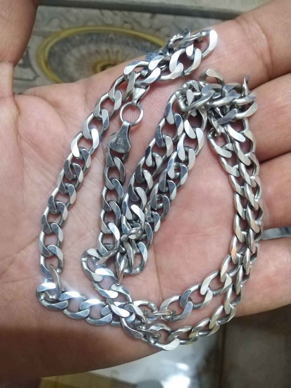 السلام عليكم
زنجيل مع سوار فضه خشن كارتر وزن ٨٥ غرام نضافه تامه لبيع سعر الغرام ٤٠٠٠ الف مكاني ناصريه *********** سعر نهائي
