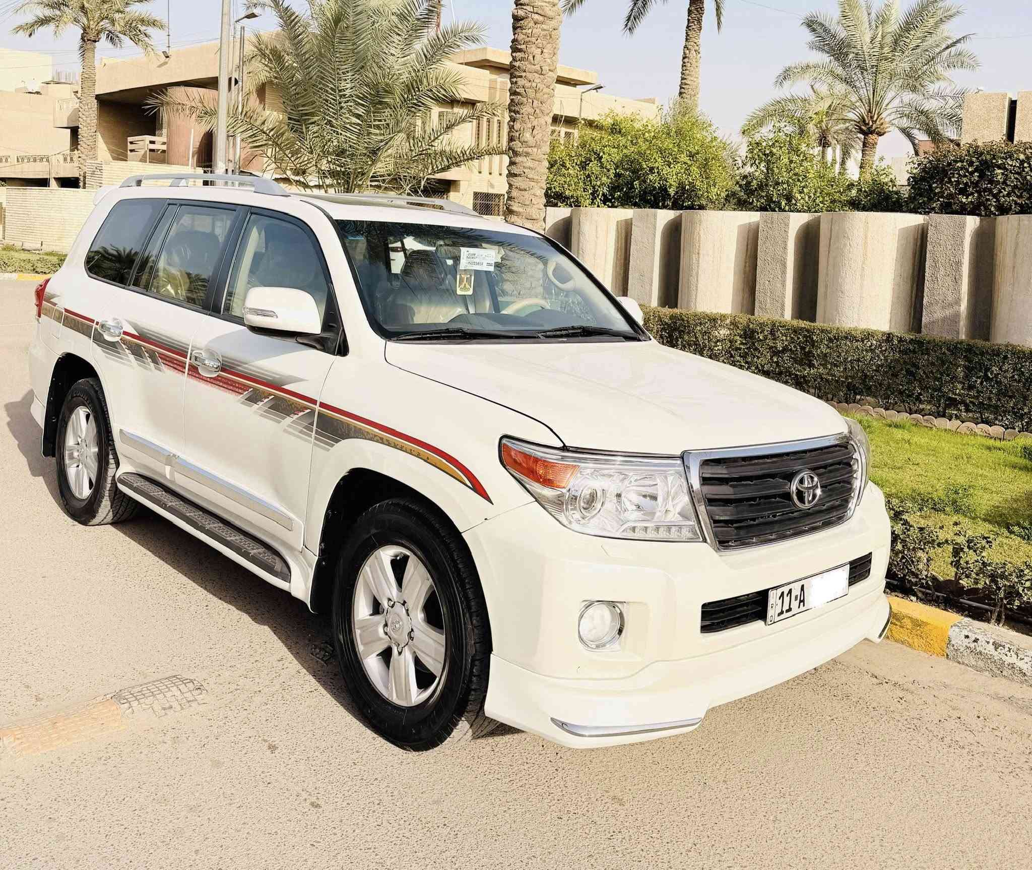 السلام عليكم للبيع لاندكروز 2012 بريم اصلي ماشية 95 وعالفحص السيارة كفالة عامة من كلشي ما عدا صبغ بين باب الصدر والجاملغ الامامي فقط والباقي كفالة من كلشي وكلش جديدة ونضيفة على ايدنا من الزيرو رقم بغداد الجديد باسمي السعر 317 ورقة وبيها مجال بسيط للاستفسار ((***********))
