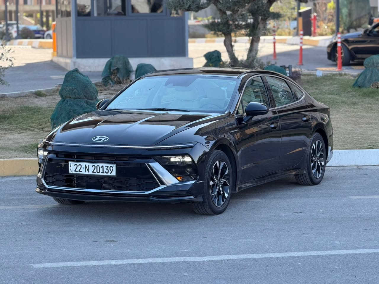 -
سوناتا الشكل الجديد / عدد 3 
حوادث حلوه وبسيطه وان شاءلله ما قصر وياكم 
مرقمات اربيل كلهن وتحويل للمشتري 
وهزه وفحص جديد 
وحده مواصفات فول بنوراما sel plus
و 2  Sel نص مواصفات
بغداد المنصور 
واتساب متوفر او الاتصال 
***********
