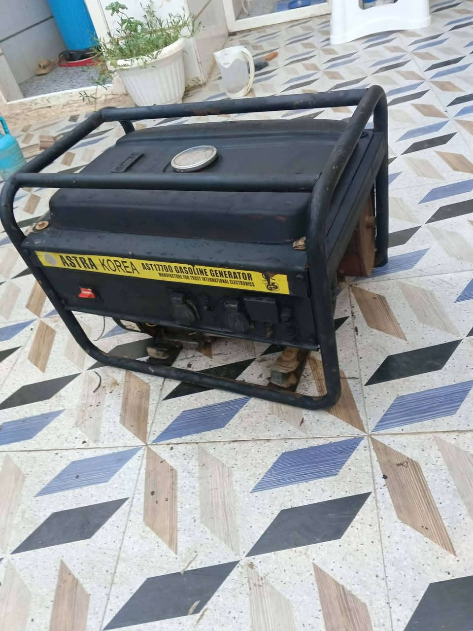 مولده للبيع مامفتوحه محركه سعر 90 عنوان القاسم الجاسميه ***********
