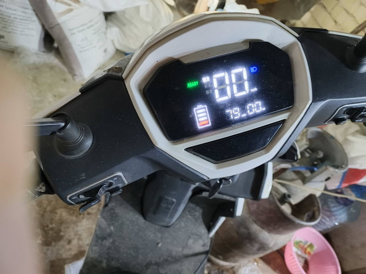 دراجه شحن البيع جديده وسعر مناسب فقط واتساب ***********
