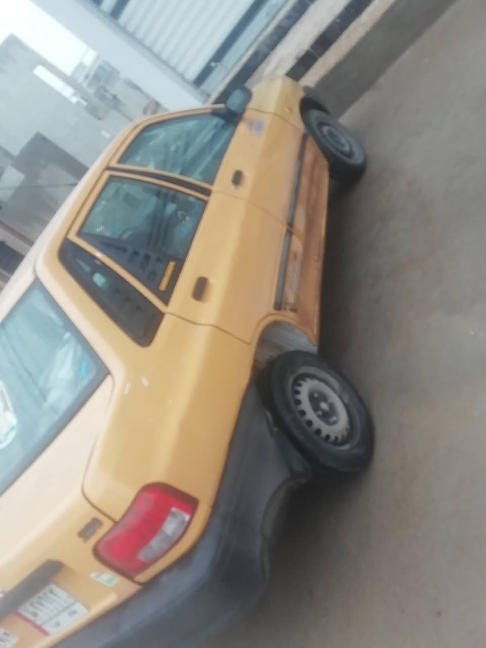 السلام عليكم
سايبا للبيع
موديل 2011
محرك كير شرط
طخم دبلات وباتري تايرات وستيرن شرط
هيئه 250
غرامات صفر
شرط التحويل والوكالة من الوكيل
بيها طخه بل جاملغ الخلفي مثل ما موضح في الصور
كاربون ما مسجله شرط
سنويه مشروع وطني إلى ٢٧
بس ضايعه وامبلغ عليها كتاب كامل
كبل اتحول
السعر 22 بيها مجال ترهم نقد ترهم فقد
للاستفسار الاتصال على الرقم
*********** بي واتساب
