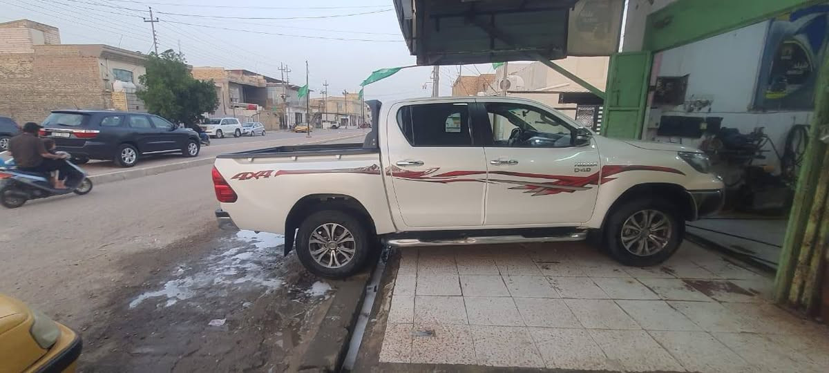 هاي لوكس للبيع موديل17 سعودي بصمه كاز مكفوله كفاله عامه من مكينه  وكير مكفولات سنويه تنتهي بل 29 سياره جاهزه من كلشي  السعر225 /تواصل على***********
