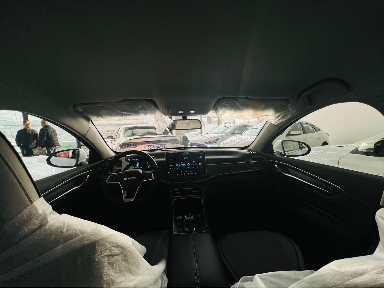 BYD DESTRO.   2025 0km ☄️
سپی 💥رەش 💥نەوتی 
بی وای دی دیسترۆیەر سفر پێنج
سێ  شێوازی لێخوڕین
هایبرێد + بەنزین + ئیڤی واتا فول کارەبایی 
تەنکییەک ٤٥ لیترە و بەشی هەزار و ١٠٠ کم ڕۆشتن دەکات
٢٠٢٥
سفر کم
کاتی نەشکاو (٣ مانگ کاتی 
) 
بە شەرتی سۆنەر

***********
#HALWEST #CARS
