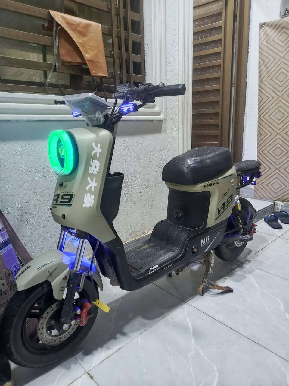 دراجه شحن R9
السعر 300
العنوان الجزيره باب الهوى
***********
