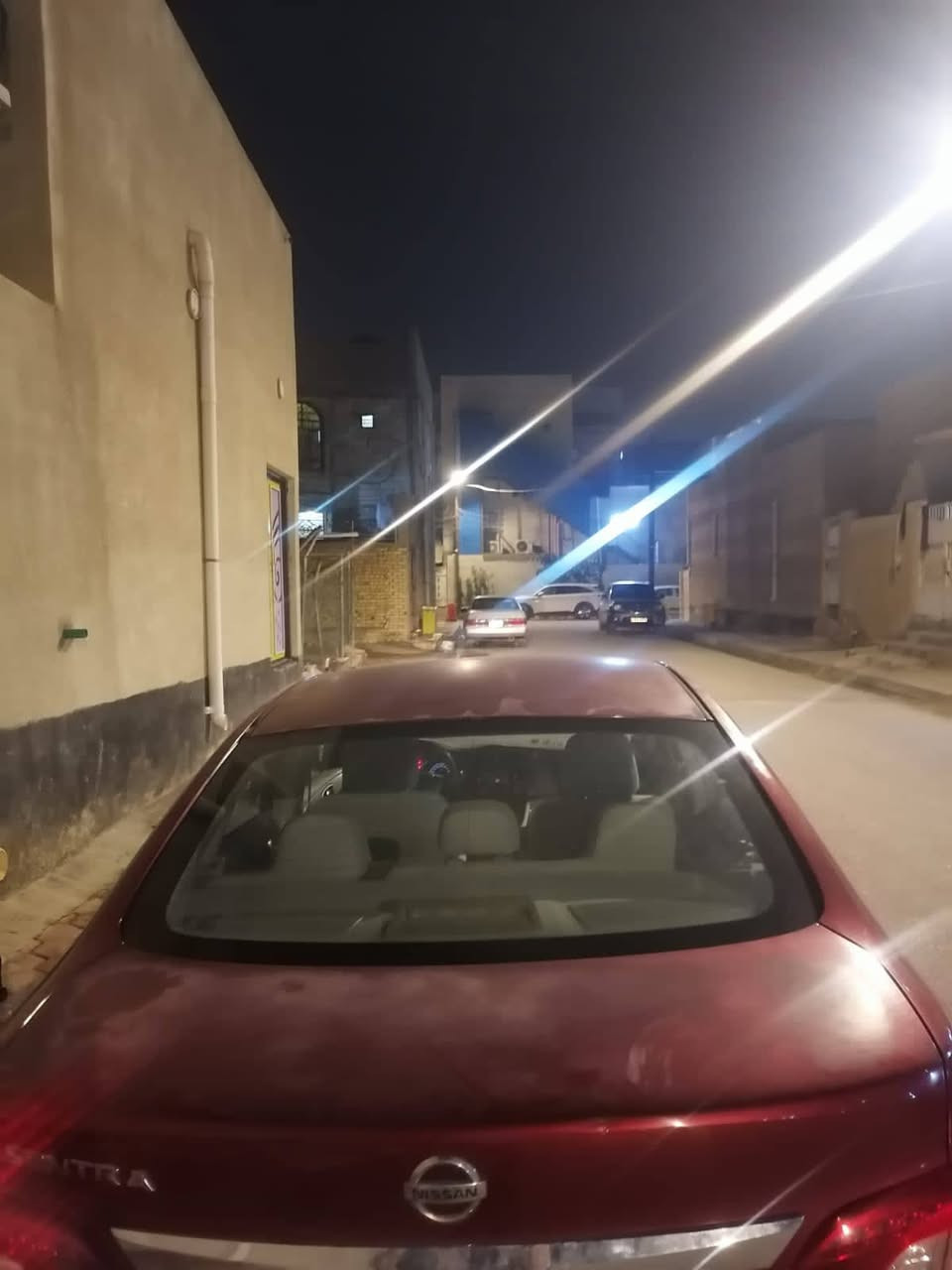 هالسلام عليكم نيسان سنترا خليجي بسم شخص من البصره بيهه جراد قماره وبنيد وبيهه ضربه خفيف باب السائق مصلحه 
السعر 95 وبيهه مجال قليل 
***********
