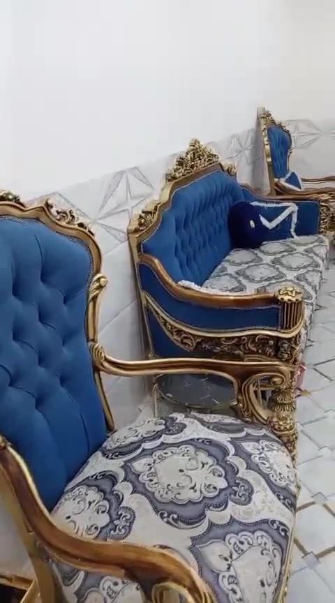 قنفات ملكيات للبيع استخدام جديد فقط ٣ اشهر  والسعر ٩٠٠ وبيه مجال للشراي التواصل برقم ***********
