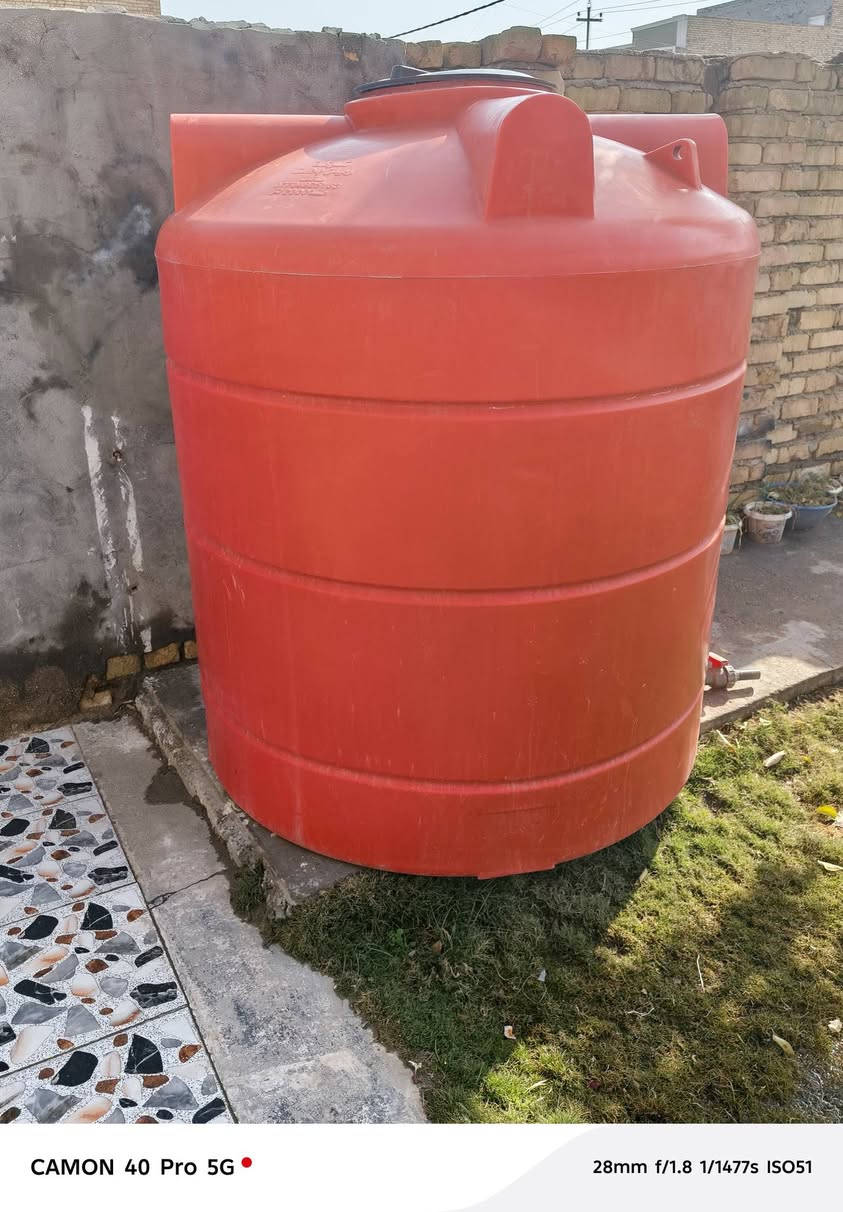 عندي تانكيات للبيع 

التانكي الابيض هوه اوميزه ٥٠ 

والتانكي الاحمر ١٢٥ مكاني المتحتيه الحمزه الغربي 

منطقت حي عدنان رقم الهاتف ***********
