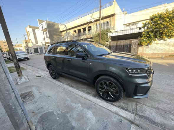 سورنتو 2022 وارد امريكي رقم بغداد بااسمي سنويه  
لون مميز نفطي يخبل السيارة فول مواصفات وتيربو 4 سلندر 
🔴بانوراما سقف                        
🔴تشغيل عن بعد دخول ذكي     
🔴بصمه 
🔴لايت عدسه زنون عالي ناصي بلادي 
🔴لدات 
🔴مري قلاب اشارة ترحيب 
🔴صندوك ذكي وكهرباء 
🔴كراسي جلد هيتر كراسي vip 
🔴7 راكب 
🔴شاشه جبيرة كامرة 
🔴 
🔴 فول رادارات امامي خلفي جانبي 
🔴ويل كب 
🔴 سايد بريك اوتو 
🔴اوتو ستوب 
🔴
🔴اربع انظمه قيادة 
🔴
🔴 
🔴محرك 2500 توربو 
🔴شاحن واير ليس
🔴بعد بيها هوايه مواصفات 
🔴بريك ذاتي خلفي
🔴 بريك ذاتي امامي
🔴 لون مميز 
🔴 
ماشيه 70 سيارة حادثها جاملغ ايسر امامي وخلفي وبيها شخط بالباب 

مكان السيارة بغداد رقم ***********/***********
ب185 بيها مجال
