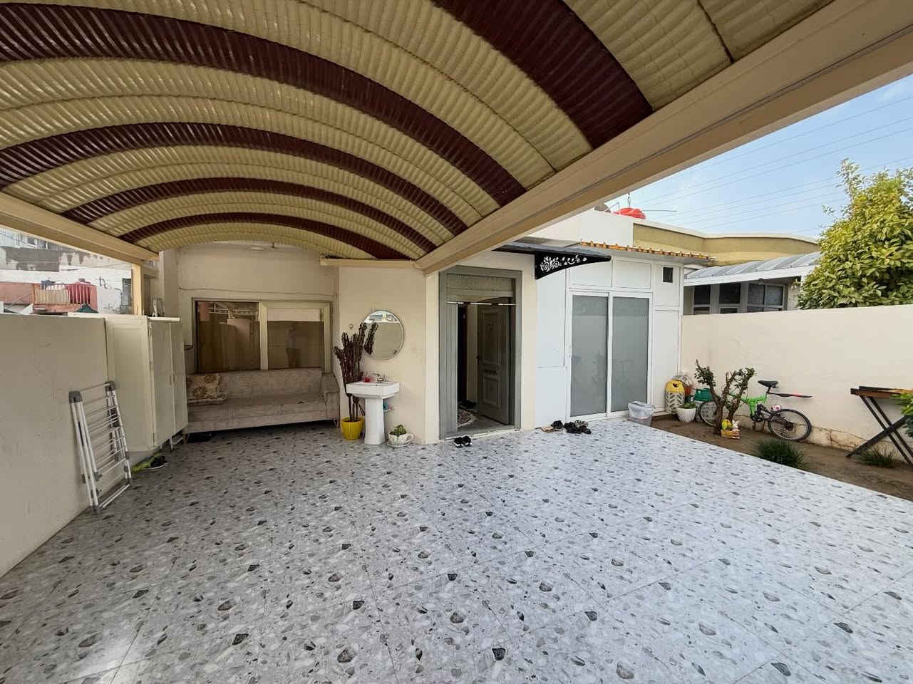 کۆدی ڕیکلام •256•

ناونیشان/📍/  حەمرین(کڵوجییەکان)

~~~~~~~~~~~~~~~~~~~~~~~

🏡خانوو بە #رووبەر١٦٢م🏡

💢٩بە ١٨

💢پشت نەخوشخانەی گەرمیان

💢رووی سلیمانی

💢 نزیک قوتابخانە 

💢کۆڵانی فروان

~~~~~

🔻ژووری میوان 

🔻هۆڵ

🔻ژووری نوستن 

🔻چیشتخانە

🔻مشتملات

🔻بەیتوونە

~~~~~~~~~~~~~~~~~~~~~~~~

💭بۆ زانیاری زیاتر کۆمینتک بکە

                             
•
•
•

⚜️بۆ زانیاری زیاتر پەیوەندی بـکـە⚜️

☎️*********** 
☎️*********** 
☎️***********
