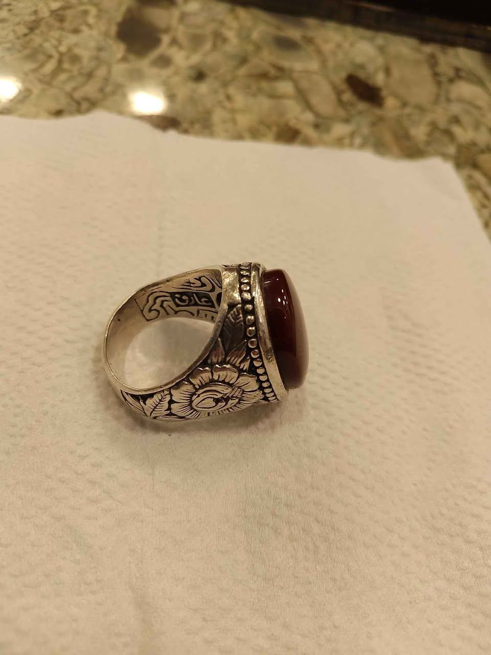 خاتم رجالي من العقيق اليماني الكبدي 
صياغة عارف البحرين .فضه 990. خاتم تحفه ثقيل .
الخاص موجود عنواني كربلاء كربلاء, العراق


**إذا كنت صاحب هذا الإعلان وتريد حذفه لأي سبب، رجاءا أرسل رسالة إلى الدعم الفني**