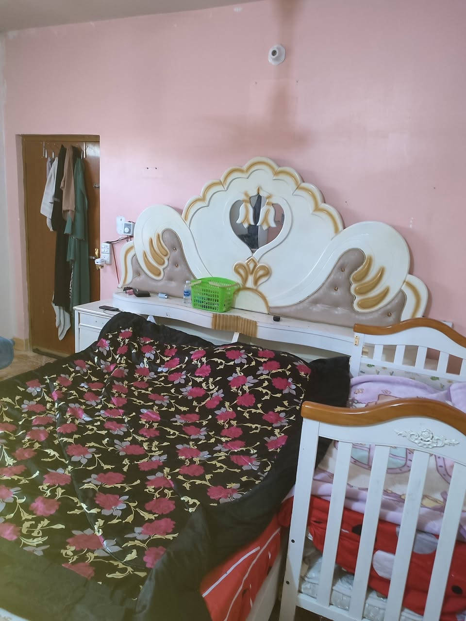 السلام عليكم
للبيع
غرفة نجارة شارع ابو القاسم
كنتور نظيف جدا
صبغها  ابيض حراري سيارات 
سبب البيع توفير مكان 
لان جبيرة
للتواصل ***********
بيه واتس
