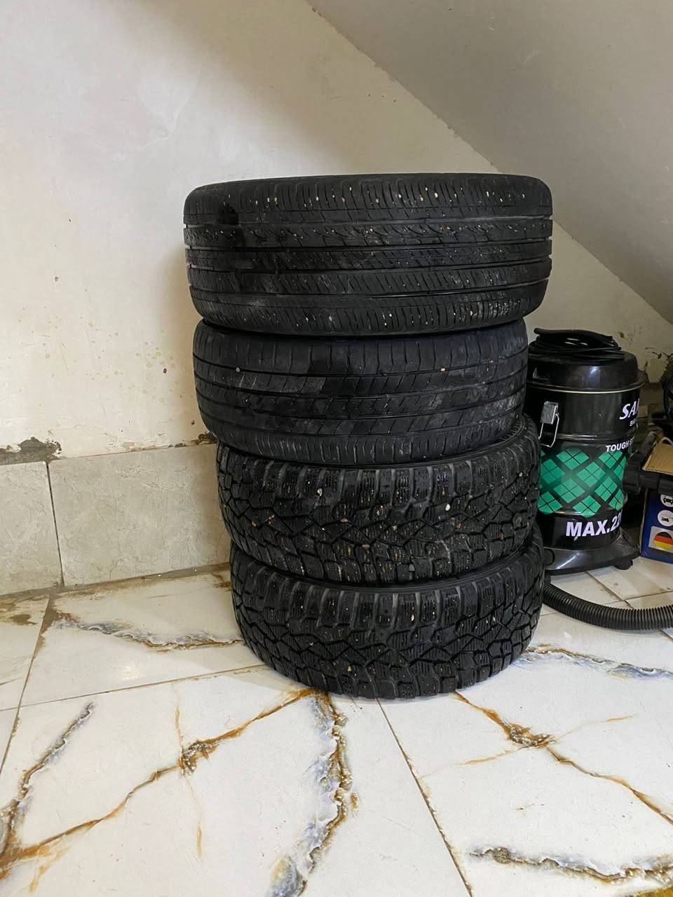 سلام عليكم شباب عدي ويل كب حجم ١٧ مال كورلا اصلي مو تجاري بيع ويل التايرات مجاني وياه تخم كامل َمكاني بغداد النهروان ***********
