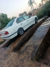يالله. سلام عليكم BMW موديل 1991  حجم 527 رقم بغداد بأسمي مكفوله كير م...