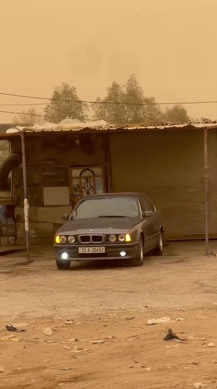 السلام عليكم اخوان.
BMW 525i E34

موديل 1990 رقم سليمانيه انكليزي وكاله او مداور حسب الاتفاق وارد يابان مصبوغه عام فقط جماليه كفاله من الضربه ولخياس مكينه تعبانه يرادله صيانه ضاربه كازكيت وبيه تبخير  ابيع مكينه على حطته لأن ماعندي فلوس اسويه كير جديد وارد يابان منضومة تبريد جديده تبريده ثلج 🥶 منضومة زنون كامله عالي ناصي وبلاجكتور سلايت فتحة سقف شغال طكتين حداديه 100/90 غرفه جديده فقط بطانة باب السايق تعبانه يرادله تبديل السياره جاهزه من كلشي فقط المكينه تعبانه كهربائيات كلهن شغالات شلع مابيه كل نقص السياره تجي تشوفه وتفحصه عجبتك اخذه ماعجبتك الله يرزقك بأحسن منه السعر 60 ورقه العنوان النجف الاشرف حي الانصار رقمي ***********
