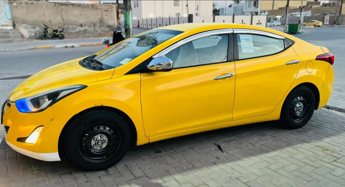 السلام عليكم النتره خليجي 2015 محرك 1600 جاهزه رقم مثنئ دولي تحويل مباشر  مصفره هيئه وغرمات تبريد ثلج كير مكينه خير من الله حداديه زينه شاشه تحكم تبريد قطعتين 
بيه جاملغ تبديل بدون دواخل والباقي كفاله السعر 100وبيه مجال بصيط ستفسار *********** 
واتساب ***********
