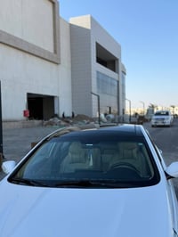سوناتا ٢٠١١ خليجي ضرر باب السايق فقط السعر ١١٨ للأتصال ٠٧٧٤٨١٠٤٣٦٢