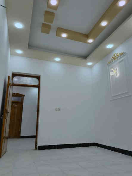 مكتب التساهل للعقار بيت للبيع
عنوان البيت مقابل ملحق قرية الغدير‏‪0780 037 4167‬‏☎️
تفاصيل البيت 👇👇المساحه 110متر 
#ال. العنوان نجف 
سعره 50وبيه مجال 
#غرف نوم عدد 2
#وصاله عدد 
#حمامات عدد 2 
 
#ملاحضة البيت بناء 2025
سند 25
#شارع عرض 10متر
ماء+كهرباء+كيبل ضوئي مقابيل +مولده+مدارس حكوميه واهليه ومول تسوق منزلي 

جميع الخدمات متوفره
للاتصال 
‏‪0780 037 4167‬‏واتساب
