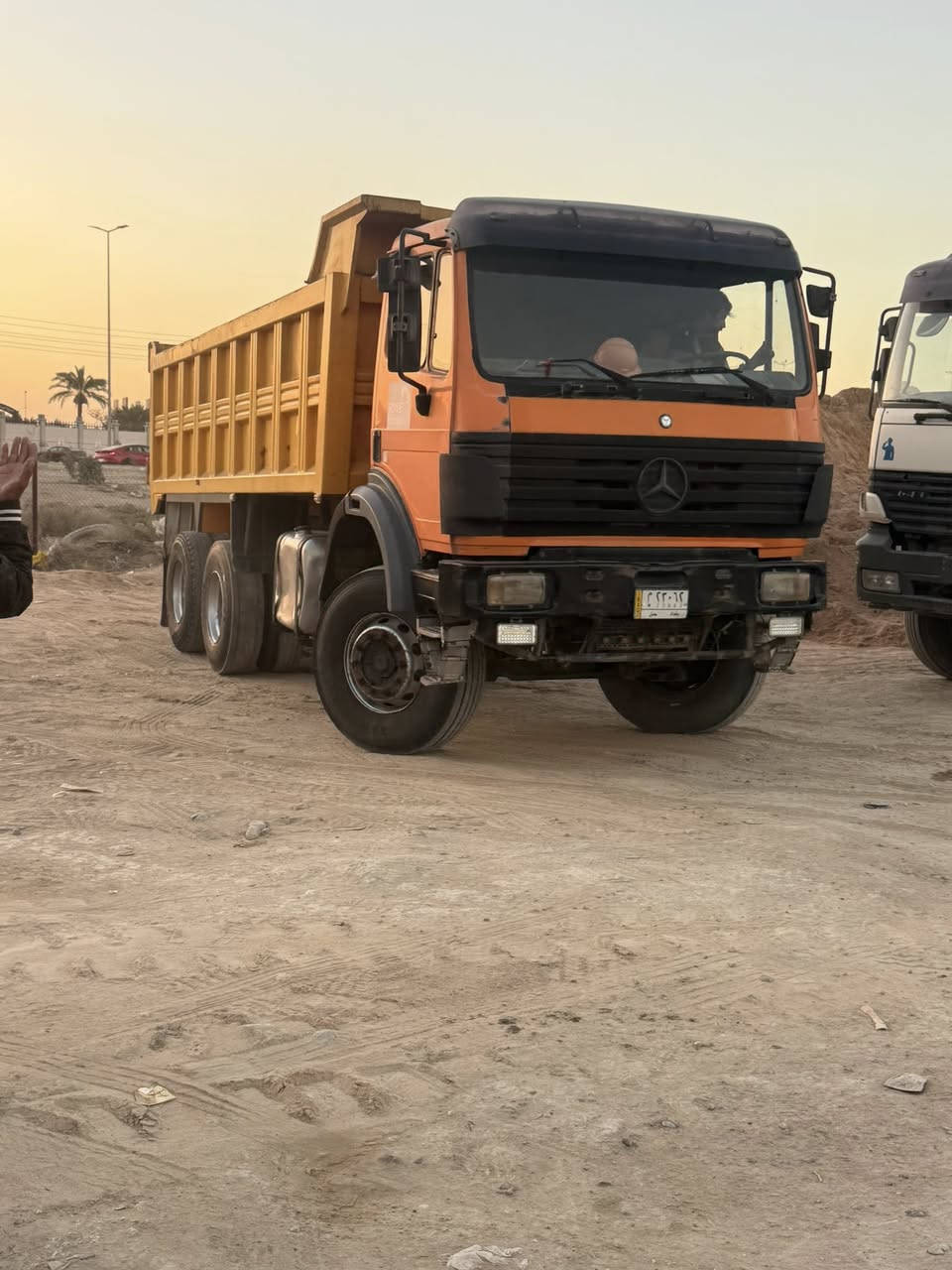 لبيع البي موديل 93. ‭٠٧٧٠ ٣٩٣ ١٩٨٥‬
