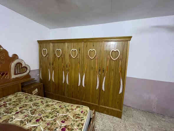 غرفه خشاب خمس ابواب  كامله 
ب٦٠٠  رايديها
الاتصال ***********
