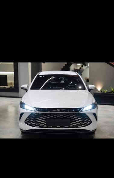 2025للبيع byd qp2100km
السعر ١٢٤٠٠$ ارخص سعر 
فوول داخل ابيض 

عنوانها دهوك 
***********
*********** دهوك
