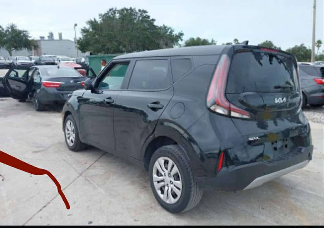 كيا صول 2023 وارد أمريكي للبيع
مواصفات الصول الاعتيادية شاشة كامرة رادارات 
حادثهة جاملغ ايمن وبنيد ورقم الشاصي موجود بالمنشور 
مكينة 2000 دوش 
ماشية 88 ميل  
رقم بغداد باسمي تحويل ثاني يوم السعر 145 وبيهة مجال بسيط جدا جدا 
#ملاحظة تخم تايرات جديد تبديل مصارلهن اسبوع 
العنوان بغداد- البنوك رقم الهاتف ***********
