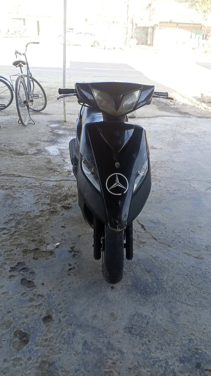 السلام عليكم دراجه ماكس ثعلب سرعه 140بدون اوراق دراجه خير من الله السعر 375وبيه مجال  بغداد المدائن ***********
