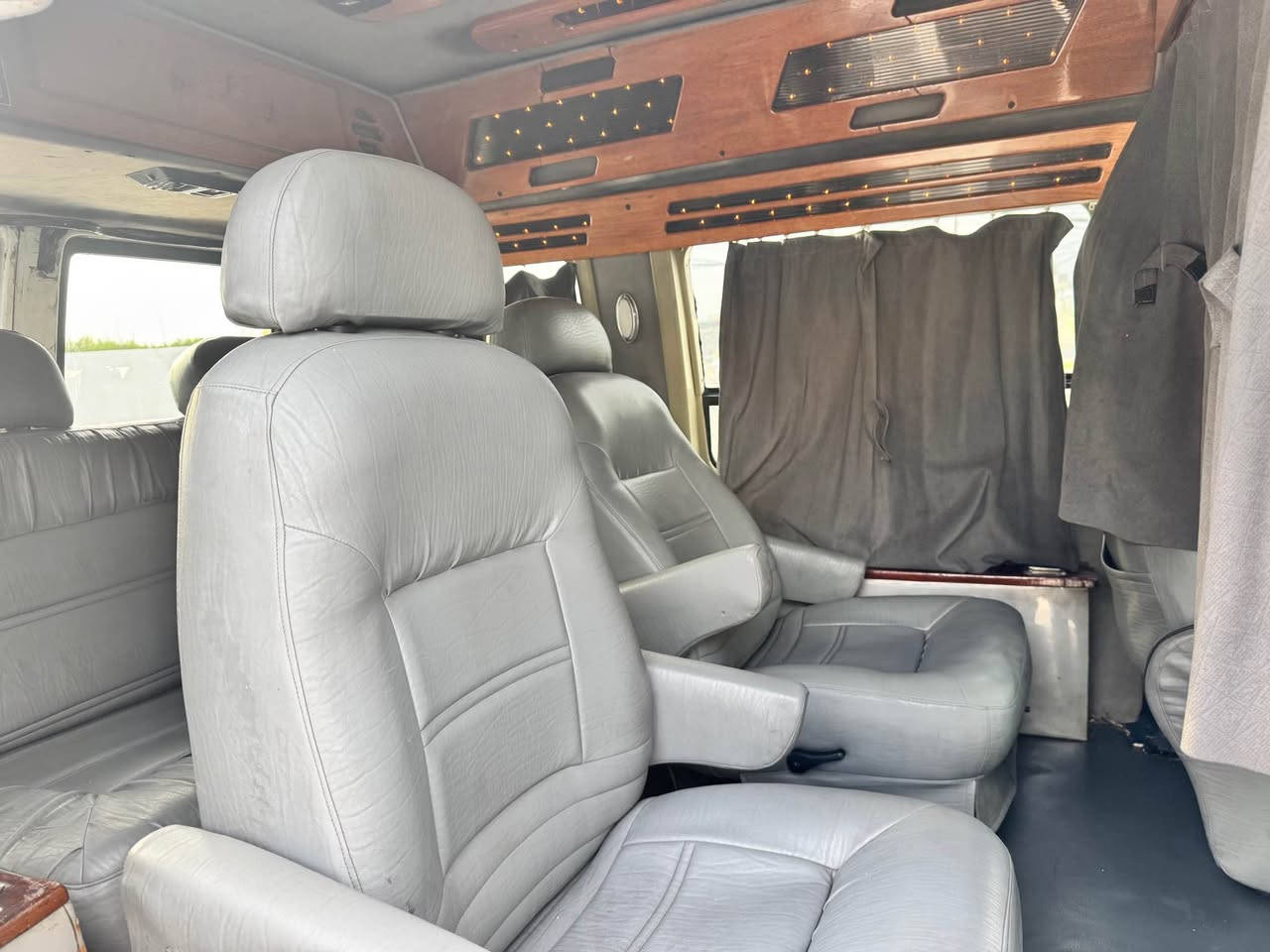 شوليف جيمسي استرو(ساندي بيل )شاصي قصير قنبوره مكينه كاز ٢٧٠٠كير اصلي تعليك  صبغ عام جماليه داخل جلد دوشمه جديده طخم خلفي امامي طخم تايات باتري جديد وايرمنيه كامله رقم نينوى باسمي شرط الوكاله والتحويل بيع او مراوس وترهم مقدمه اقل شي ٢٥السعر ٦٠وبيها مجال موصل حي العربي سياره نضيفه وجاهزه دينار متصرف عليها ***********/*********** موصل, نينوى
