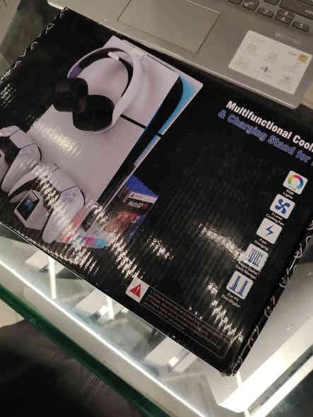 ستاند & تبريد بلي 5
مروحة ويا 2 شحن للجوستكات 
مروحة للتبريد الجهاز 
شغال شرط الفحص جديد بدون عيب
ضمان 2 يوم
سعره 35 الف 
اكو توصيل لكل محافظات العراق متوفر 5 الاف 
الرقم 
Nom:- ***********
Tiktok:- @lord.gamess
