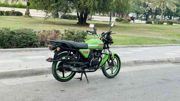 السلام عليكم للبيع دراجة دايوان نفخ رقم كربلاء مشروع وطني موديل 22محرك ٢٠٠السعر مليونين و٢٠٠مكاني بغداد ***********
