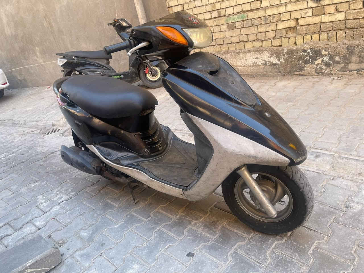 بريز لايت عالي كابريتى بلاديه
مكينه بلاد بس الكور مفتوح شرط بوشه بلاديه 
كفرات بلاديه ختم واحد وي المكينه
كهربائيات كله شغاله منطول لطول 
دبلات تايرات لوك طسه ناعمه كلش 
ستانين تعليك وصفح قفل ستيرن وقفل جنطه سعر 600 الف بيهى مجال حك جيه بغداد الكريعات استفسار اكثر اتصال ☎️ ***********
