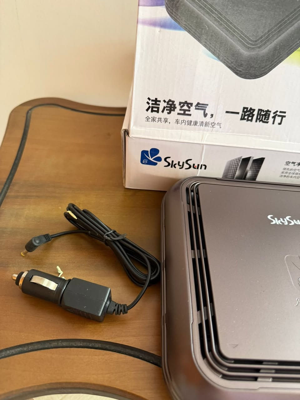 هذا الجهاز هو منقي هواء للسيارات من نوع Skysun (موديل SK-108).
يستخدم نظام ترشيح ثلاثي المراحل.
يعمل على إزالة 99% من الملوثات، الدخان، حبوب اللقاح، وشعر الحيوانات الأليفة.
يزيل الروائح الكريهة والفورمالديهايد.
يتميز بهدوء التشغيل واستهلاك منخفض للطاقة.
سعره١٥


**إذا كنت صاحب هذا الإعلان وتريد حذفه لأي سبب، رجاءا أرسل رسالة إلى الدعم الفني**