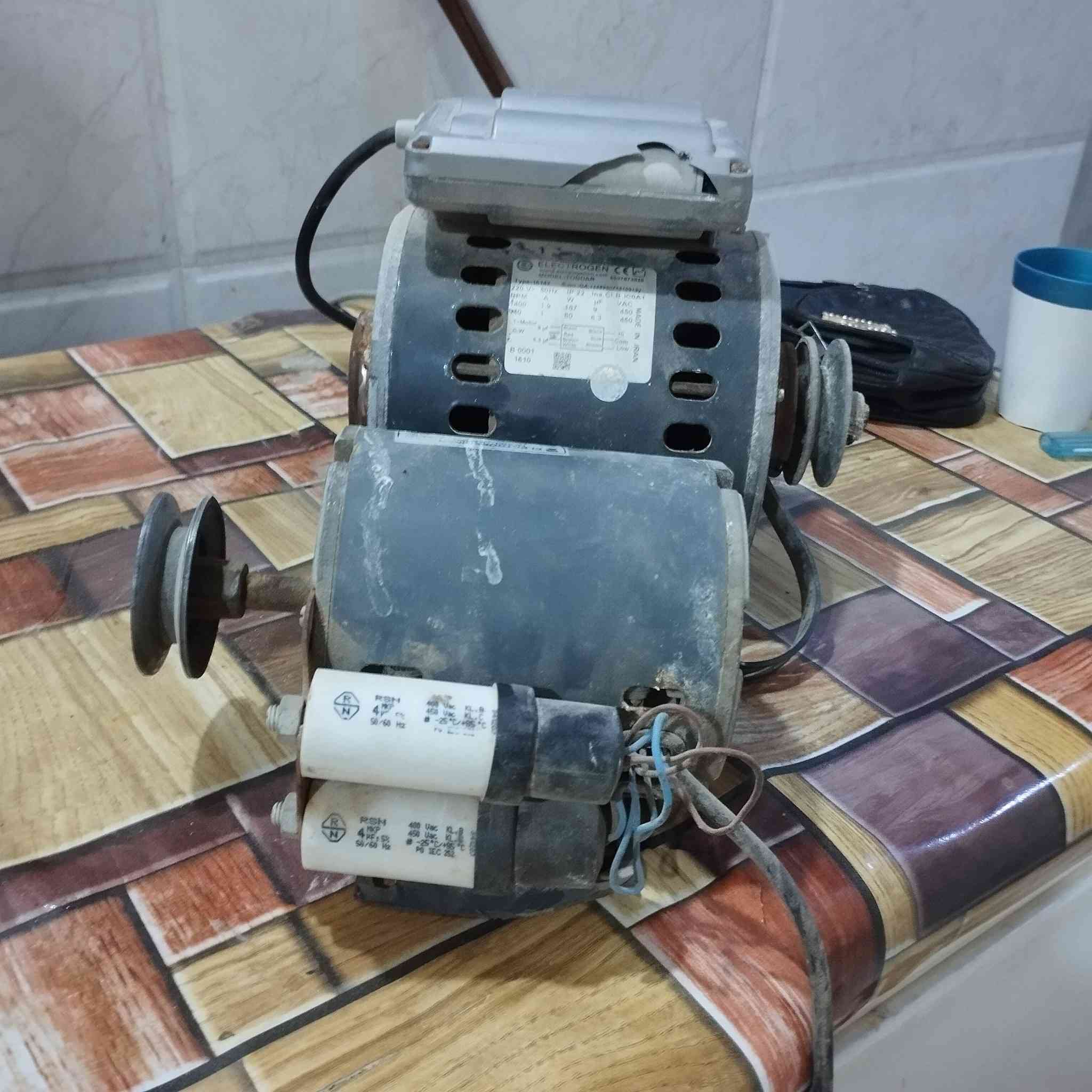 باسكل شرط شغل متروك  سعره 30
ماطور مبررده الكبير شرط شغل سرعتين باب اول ب45 
ماطور مبررده حجم وصط شرط شغل سرعتين ب30 
*********** اتصل وبيك خير ودلل
