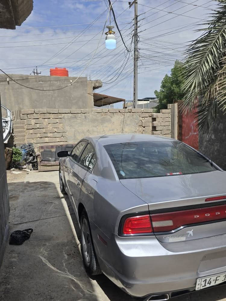 سلام عليكم 
جارجر موديل ٢٠١٣ اصل 
سياره كندي 
مكفوله من تبديل وصبغ 
بيها شويه بجاملغ المامي اليسر 
الكير ومكينه والحداديه مكفولات 
السياره بأسمي رقم بصره نكليزي 
السعر 158 وبيها مجال بسيط كلش
*********** رقم الهاتف ابو الخصيب, البصرة
