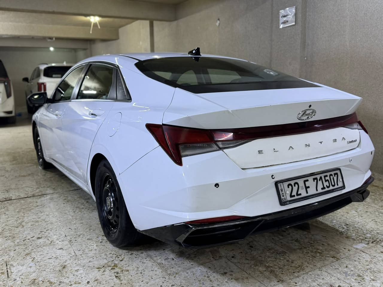 سلام عليكم النترا لمتد  موديل 2021سياره فول الفول فتحه سقف بصمة تشغيل عن بعد سياره جاهزه ونصبتها تخبل  حادثها قبغ جنطة فقط سياره بأسمي 170$وبيها مجال ***********
