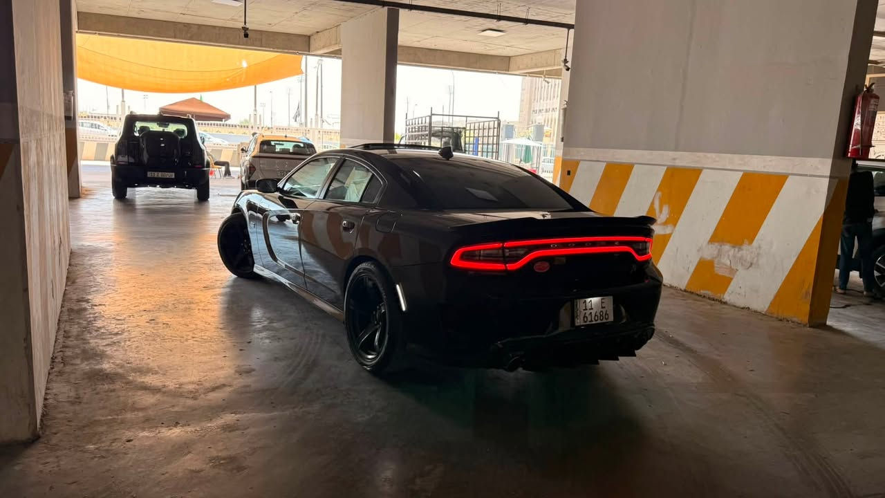 🔥 Dodge Charger SRT 2023 Last Call للبيع
سيارة  
محرك 6.4 HEMI V8
🚗 الممشى: ٤٣ ألف ميل
المواصفات
• شاشة كبيرة
• رادار + بريك تلقائي
• كاميرا خلفية
• حساسات أمامية وخلفية
• فتحة سقف
• مقاعد جلد
• تدفئة مقاعد
• تدفئة ستيرن
• نظام صوت Beats
• بريكات Brembo كبيرة 6 بستم 
حالة السيارة
• السيارة حادثها حرق فقط بالثلاجة الفوك المكينه والضفيرة مال بلكات وتم تبديل كلشي بلاستك بوجه المكينة شرط اصلي تفصيخ السيارة على ايد وحدة من استوردنها الاحد الان شواصي لغود دواخل خارج السيارة بلادية ونصبتها تحكم
•البنيد الاطفائية كاصي بكتر 
• تم تبديل الضفيرة الأمامية + الثلاجة
• صبغ بسيط بداية الجاملغ  عكس السايق بسبب شخوط
• التبديل فقط البنيد 
• الدعاميات أصلية
• بدون ايرباك 
• صور الحادث خاص 

• رقم بغداد
• تحويل ملكية ثاني يوم
• مكان السيارة بغداد  بلديات 
• سيارة نظيفة وما تحتاج مصروف
💰 السعر مناسب بالنسبة للمواصفات والنصبة اتصل وبيك خير وتدلل اعتذر عن ذكر السعر   

📞 للتواصل: ***********

