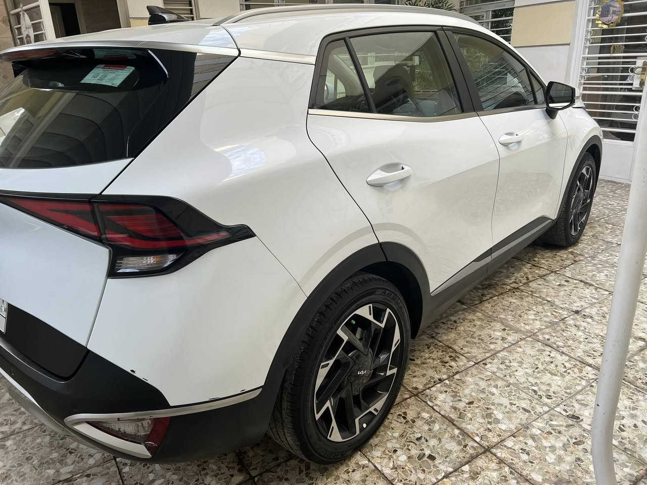 كـيا سبورتج  موديل 2022 رقم بغداد بأسمي
السيارة جديده وجاهزة وارد خليجي

المواصفات نص فول
محرك 2000 دوش
مري شفط + اشارة بالمري
هاند بريك دكمه كهرباء
كامره خلفية
ويل كب 19
حساسات خلفية
قطعتين تبريد 
درايف مود
انضمة قيادة
شاشة كاربلاي
شفتات
كيجات الكترونيه
كروز سرعه
كشنات مخمل
لايت زنون LED
وبگ لايت LED
اوتو هولد 
تشغيل سويج 
السيارة ماشية 62000kM وقابل للزيادة
السعر 208$ وبيها مجال
كفاله عامه عدا طخه شويه بالدعاميه الخلفيه فقط
العنوان : بغداد الحرية الدولعي
للأستفسار : هـ ***********
***********
