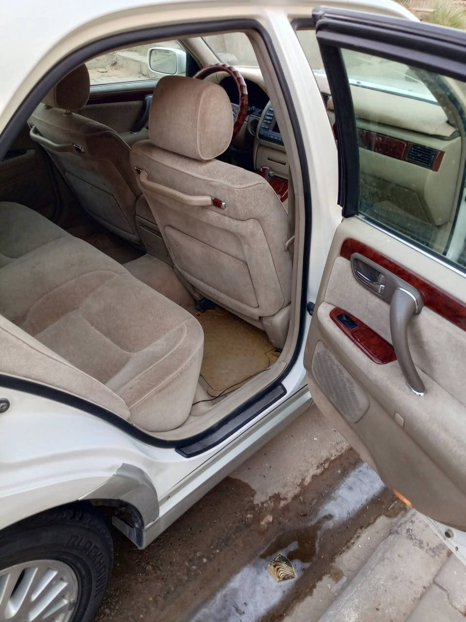 السلام عليكم ملكه صلاح الدين 2003 اصولي ظبارتها عندي مفحوصه قرار 48 مادافع كمرك بسبب الضرف المادي كصه قماره كشنات كهربائي سنويه عظم بيها وكاله عنوان المالك نجف قظاء المشخاب *********** واتساب او تتصل
