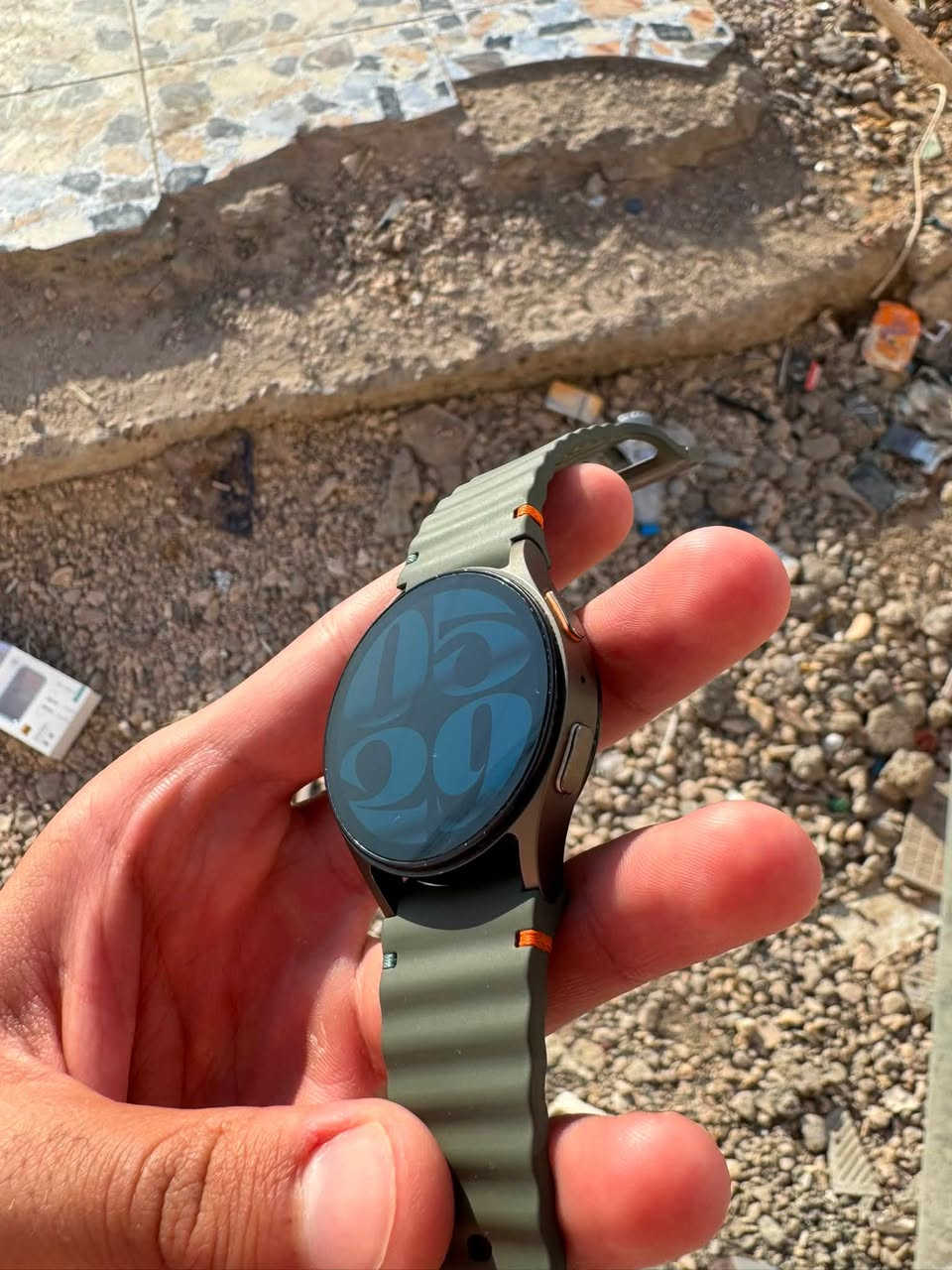 Samsung Galaxy Watch7

معالج جديد 3nm فائق السرعة 
شاشة AMOLED عالية الدقة بألوان قوية وسطوع ممتاز
تتبع نبض القلب على مدار 24 ساعة
قياس الأكسجين بالدم (SpO₂)
تتبع النوم وتحليل جودته بالتفصيل
                          GPS مدمج عالي الدقة للرياضة والمشي
مقاومة للماء والغبار
بطارية تدوم ليوم كامل وأكثر حسب الاستخدام
استقبال الإشعارات والمكالمات مباشرة من الساعة
أكثر من 100 وضع رياضي
تصميم فاخر وخفيف على اليد
مدعومة بميزات الذكاء الاصطناعي الجديدة من سامسونج

الحالة: ممتازة قياس 40mm
السعر : 150 الف 
***********
