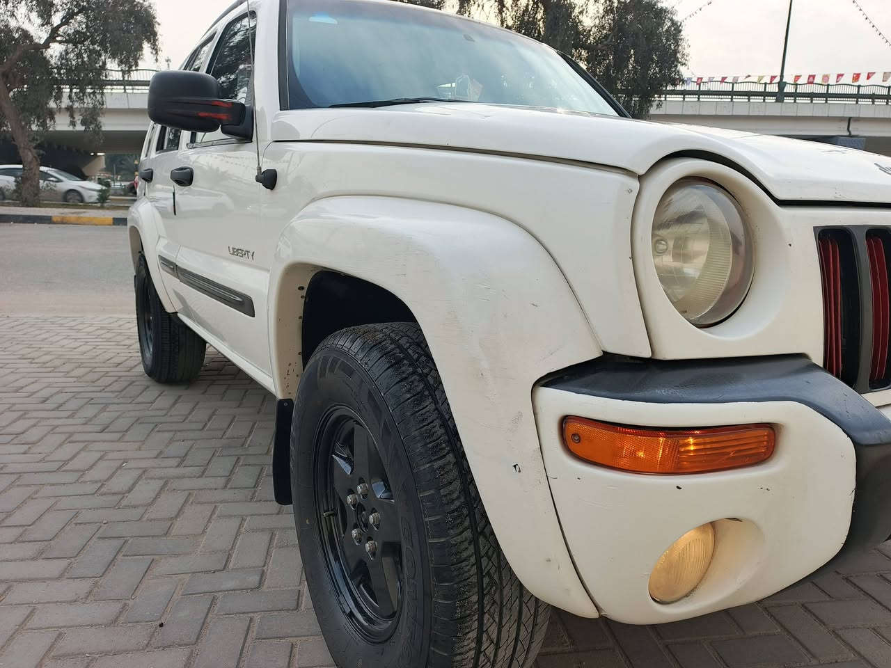 السلام. عليكم.
سياره.. جيب.ليبرتي . مديل..2004.. رقم قادسيه..سنويه.2027.
مشروع. وطني.. مكفوله. من ضربه. وصبغ. 
مكينه.و.كير..في.فيتي.3000 حاويه شرط .. حداديه خلفيه واماميه. جديده. تخم تاير. جديد.  ويل كب بلادي.. كهربائيات كله شغاله..تبريد ثلج...سياره. جديده.. شرط الف ما تخسر عليها... رايدها. ب.63.وبيه مجال للشراي.  مكاني كربلاء. وهذا. رقمي
‏‪***********‬‏
***********
