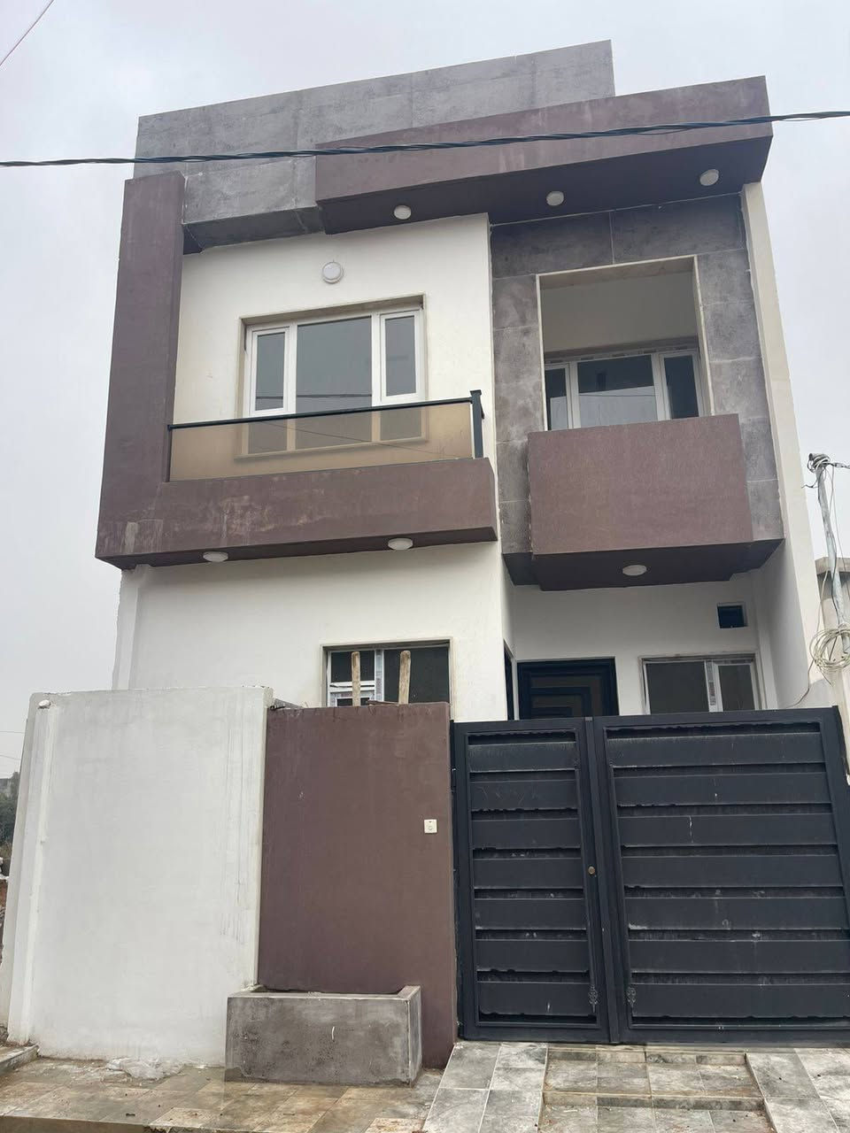 #بيت البيع في حي الكندي جمعية نور    #المساحة 100
 #واجهه 6 متر
عدد غرف نوم  4 و  ستقبال خدمات كامل 
سعر 85 مليون بي 
 عنوان #مكتب_الناصيف تقاطع حي العربي مقابل محطة تعبية العريان لاستفسار ☎️***********
☎️***********
☎️***********
