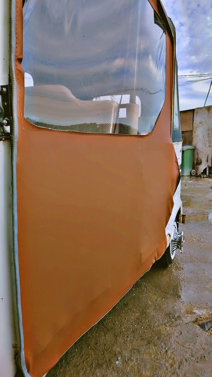 سلام عليكم شباب تكتك للبيع موديل 2021 مرقم تحويل ثاني يوم مكاني بغداد المحمودية الرقم بابل مشروع وطني مكفولة كيل ومحرك السعر 6250 وبيهة مجال اتصل *********** /***********
