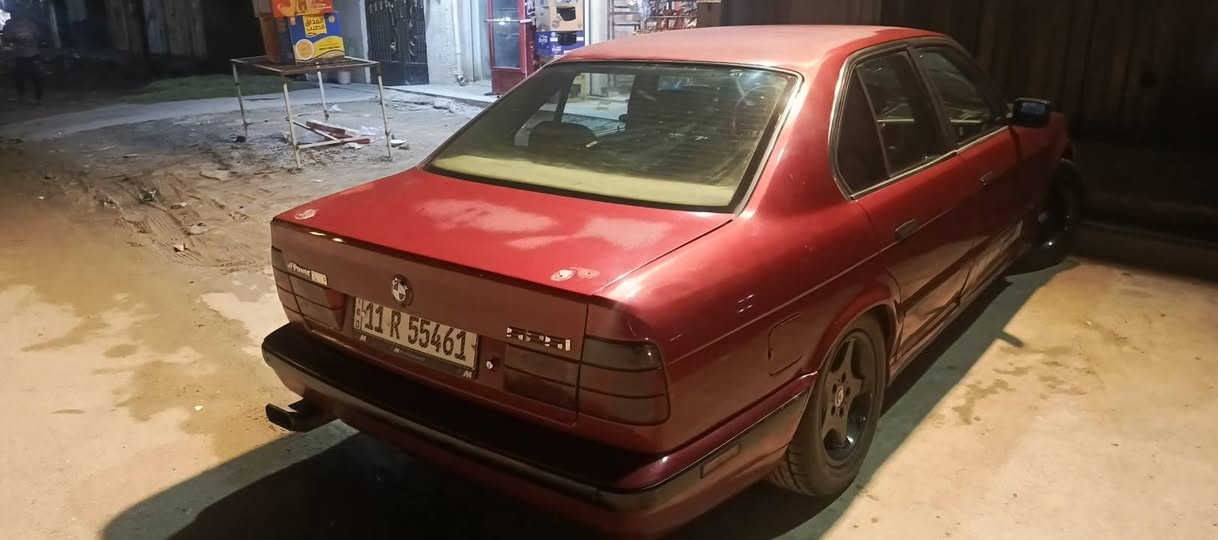 للبيع و مراوس موديل 92 حجم 520 كير ومحرك 25 مسكر مكاني بغداد سبع البور سعرها 50  وبيها مجال قليل ***********/***********
