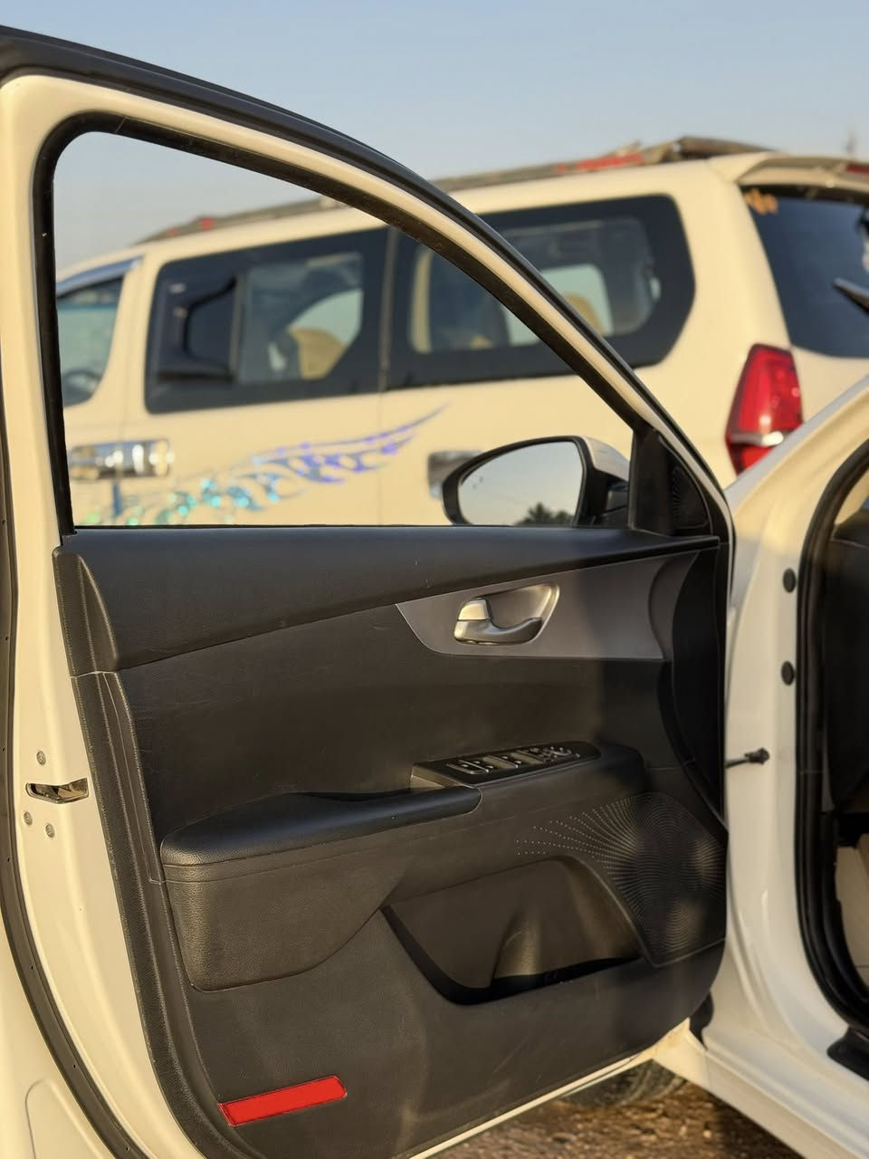 سيراتو 2022 وارد كوري
مكفوله كفاله ماشيه ٥٠ الف
رقم بغداد ب أسمي فول بصمه ورادار 
وباقي المواصفات معروفه بدون فتحه 
محرك  1600  كير  6  AT سياره جديدة 
مكانه الديوانية 
للاتصال *********** 
السعر 163 وبيه مجال بسيط
