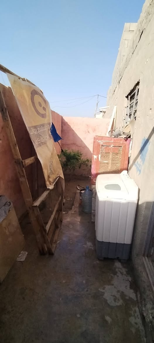 اعيد النشر بسبب الوعود الكاذبه بيت 75 متر للبيع سند 25 قرار محكمه بأسمي ناحيه الامام عون ع حي الأمير الهوته عامود 204 كامل خدمات ماء كهرباء البيت نضيف الارضيه بورسلين السعر 25 مليون وبي مجال مستعجل على بيعته  تفاصيل اكثر اتصال ***********
